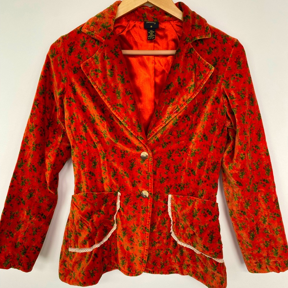 Plenty brand gorgeous vintage velvet blazer. Petite. Lace rimmed front pockets.